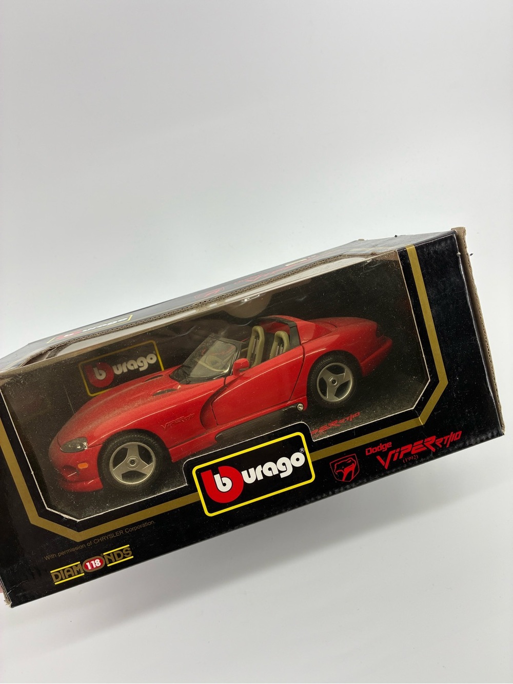 Bburago 1/18 Scale 1992 Dodge Viper RT/10 Red Die Cast Model Car